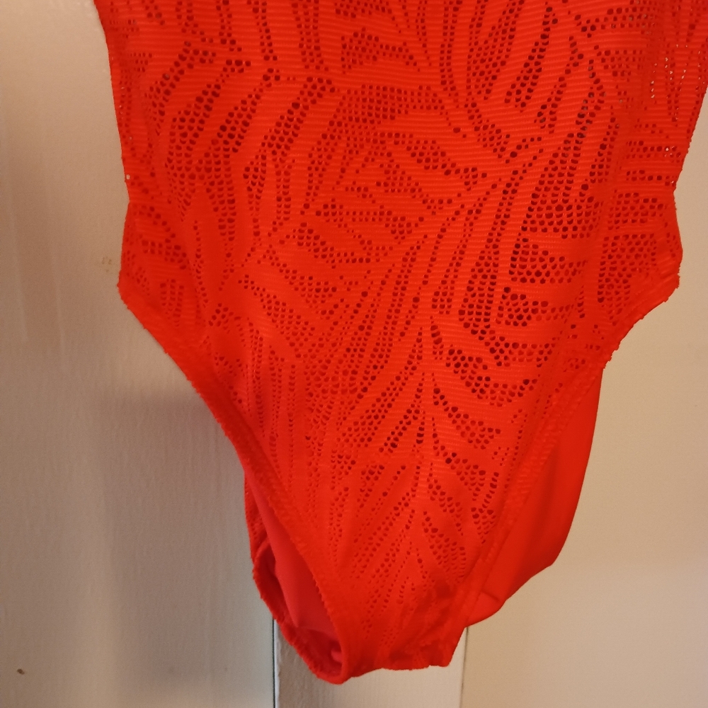 Carmen Marc Valvo Women's Crochet Mesh One-Piece Swimsuit, Persimmon/Red Size 14 - Picture 9 of 11